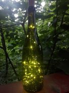 LED Palacklámpás - nyúlánk oliv színű palack - Bordolese rajnai